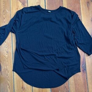 Black 3/4 Length Sleeve Athletic Top